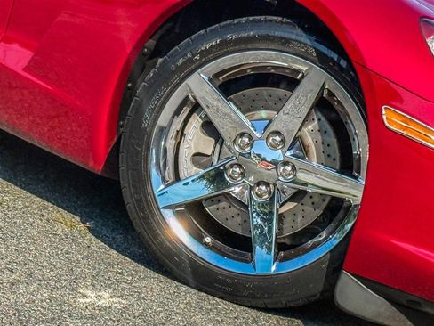 Used 2008 Chevrolet Corvette Coupe w/ Z51 Performance Package RWD image 30