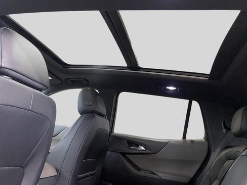 New 2026 Chevrolet Equinox LT w/ Convenience Package II image 9