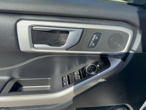 Certified 2022 Ford Explorer XLT w/ Equipment Group 202A image 9
