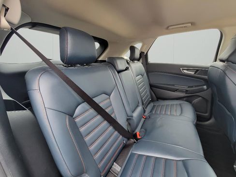 Used 2022 Ford Edge SEL w/ Sport Appearance Package image 29
