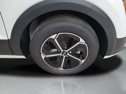 New 2026 Kia Niro EX FWD image 28