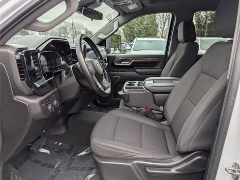 Used 2024 Chevrolet Silverado 3500 LT image 16