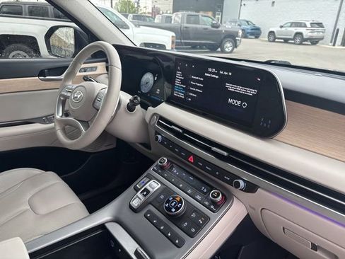 Used 2024 Hyundai Palisade Limited AWD/4WD image 29