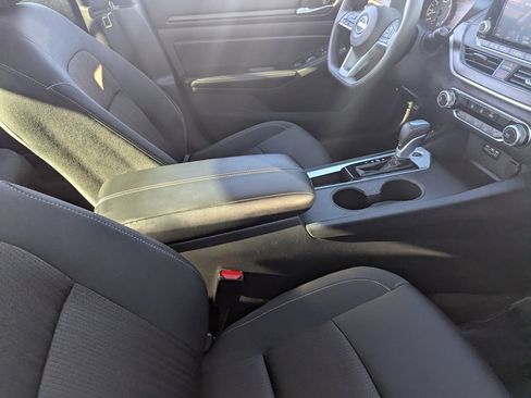 Certified 2025 Nissan Altima 2.5 SV image 12