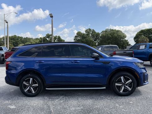 Certified 2022 Kia Sorento S FWD image 4
