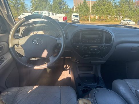 Used 2004 Toyota Sequoia SR5 image 2