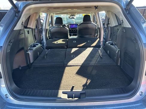 Used 2023 Toyota Highlander XLE image 19