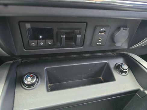 Used 2018 Nissan Titan PRO-4X w/ Pro-4x Convenience Package image 19