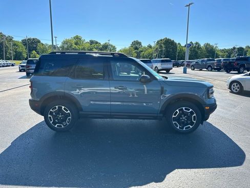 Used 2023 Ford Bronco Sport Outer Banks AWD/4WD image 2