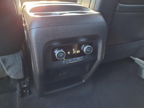 Used 2025 Buick Enclave Preferred image 15