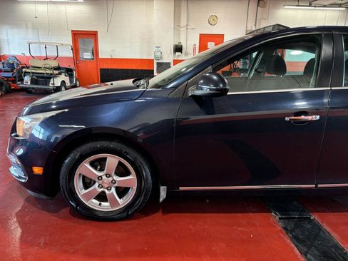 Used 2015 Chevrolet Cruze LT w/ Sun And Sound Package image 11