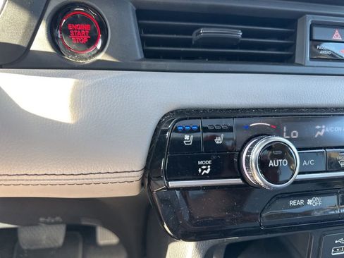 Used 2024 Honda Pilot Elite image 7