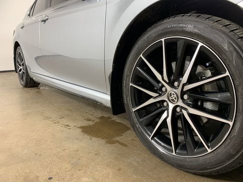 Used 2023 Toyota Camry SE w/ Convenience Package image 6