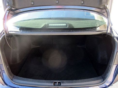 Used 2022 Toyota Corolla LE image 10