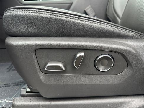 Used 2025 GMC Sierra 2500 Denali image 10