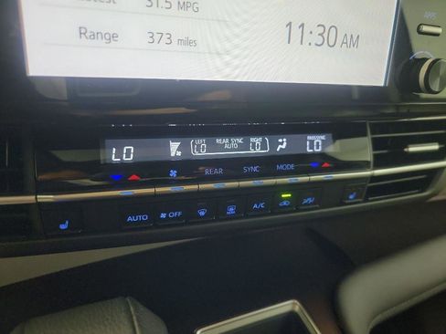 Used 2021 Toyota Sienna XLE image 37