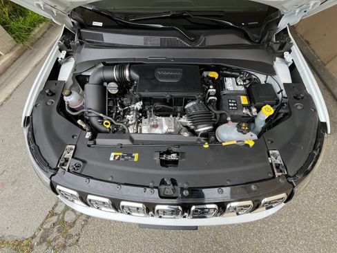 Used 2025 Jeep Compass Limited image 33