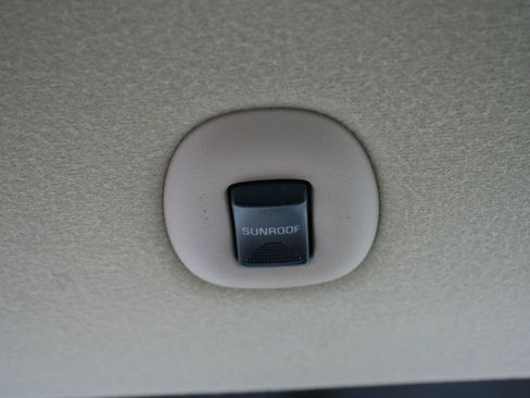 Used 2005 Chevrolet Impala LS w/ Sun And Sound Package image 32