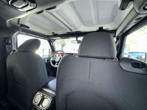 Used 2023 Jeep Wrangler Rubicon AWD/4WD image 23