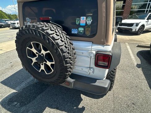 Used 2019 Jeep Wrangler Rubicon AWD/4WD image 12