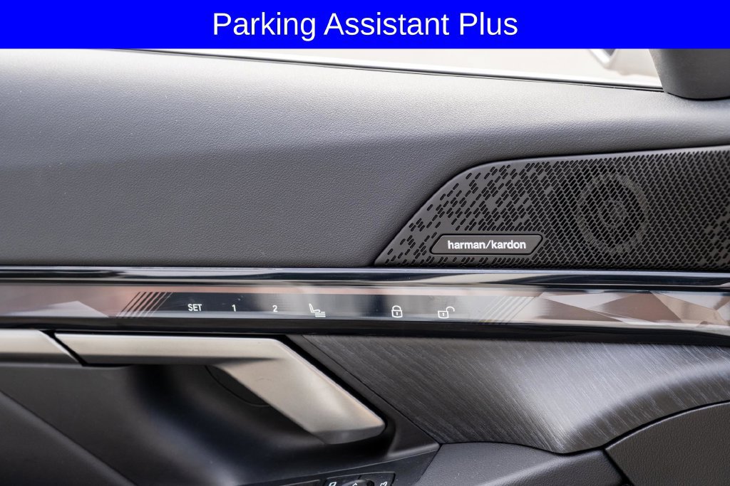Used 2024 BMW i5 eDrive40i w/ M Sport Package RWD image 13