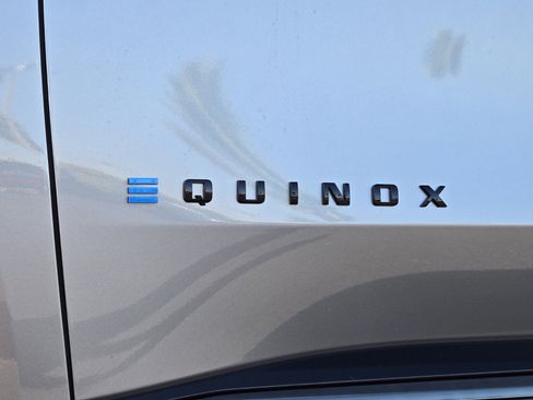 New 2026 Chevrolet Equinox EV RS image 5