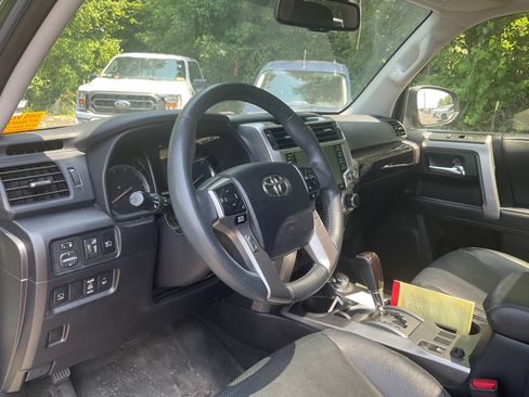 Used 2022 Toyota 4Runner Limited AWD/4WD image 5