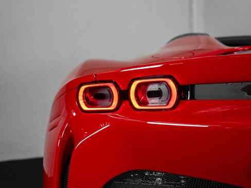 Used 2022 Ferrari SF90 Spider AWD/4WD image 24