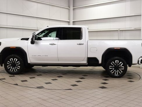 Used 2024 GMC Sierra 2500 Denali Ultimate image 4