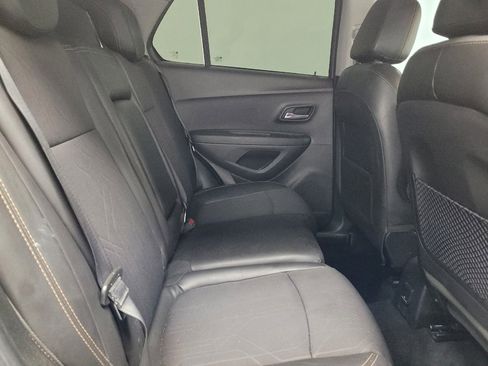 Used 2020 Chevrolet Trax LT w/ LT Convenience Package FWD image 19