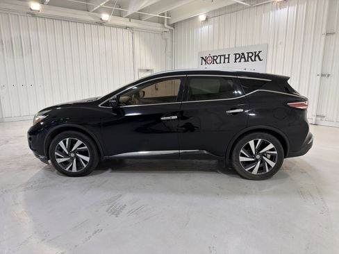 Used 2015 Nissan Murano Platinum w/ Platinum Technology Package image 2