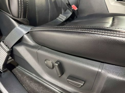 Used 2019 Ford F150 Lariat AWD/4WD image 13