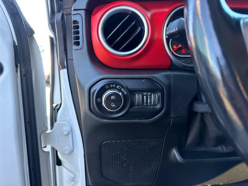 Used 2020 Jeep Gladiator Rubicon AWD/4WD image 10
