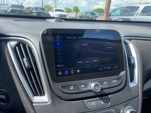 Used 2024 Chevrolet Malibu RS image 25