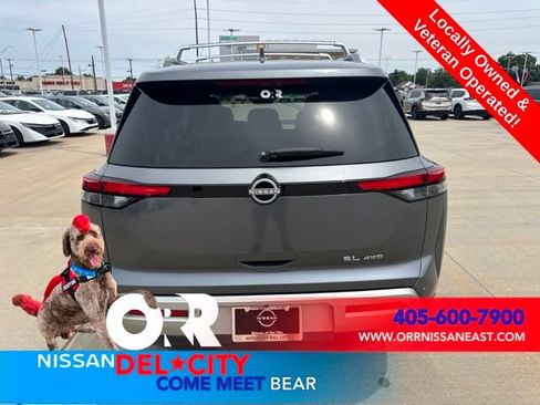 Used 2023 Nissan Pathfinder SL AWD/4WD image 4