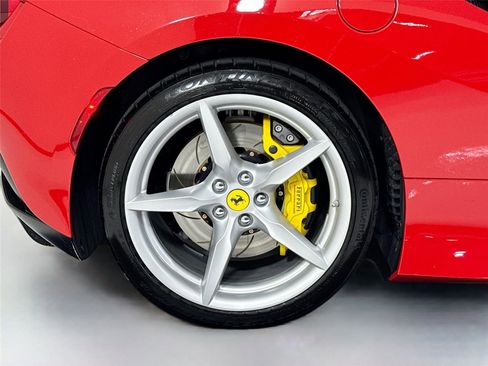 Used 2021 Ferrari F8 Tributo image 36