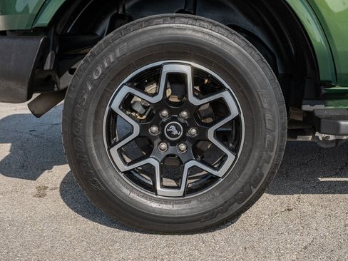 Used 2023 Ford Bronco Outer Banks image 9