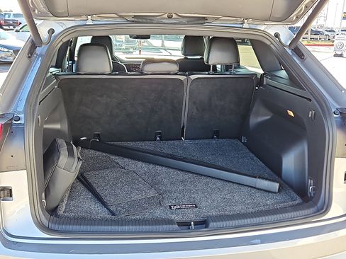 Certified 2022 Volkswagen Atlas Cross Sport SE image 6