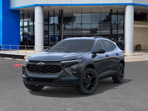 New 2026 Chevrolet Trax LT w/ Driver Confidence Package FWD image 6