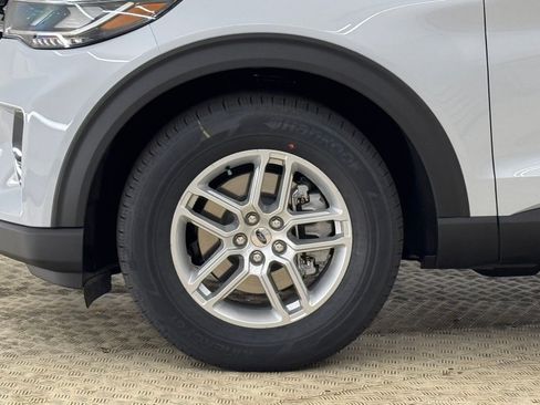 New 2026 Ford Explorer Active w/ Active Comfort Package image 12