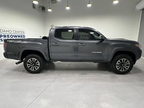 Used 2021 Toyota Tacoma TRD Sport AWD/4WD image 9