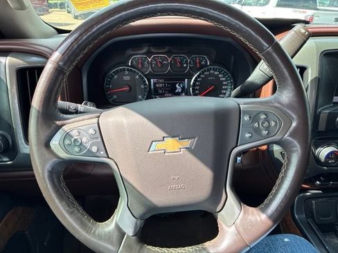 Used 2015 Chevrolet Silverado 1500 High Country w/ High Country Premium Package AWD/4WD image 18