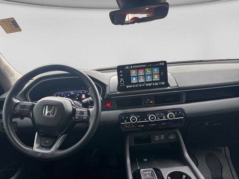 Used 2025 Honda Pilot Elite image 11