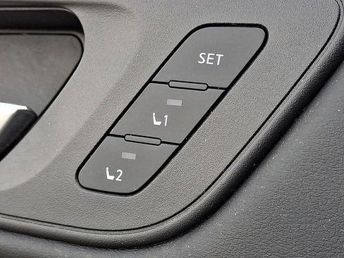 Certified 2024 Nissan Rogue SL w/ SL Premium Package image 29