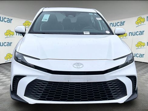 Used 2025 Toyota Camry SE FWD image 2