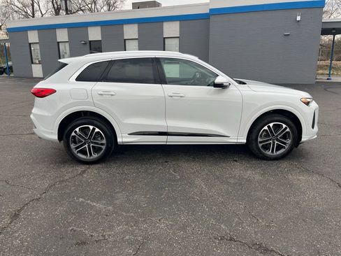 Used 2025 Audi Q5 Premium AWD/4WD image 8