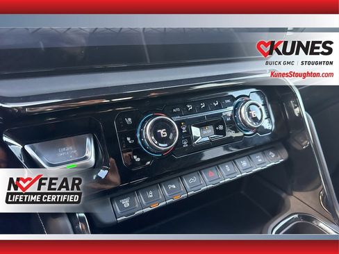 Used 2024 GMC Sierra 2500 AT4X image 28