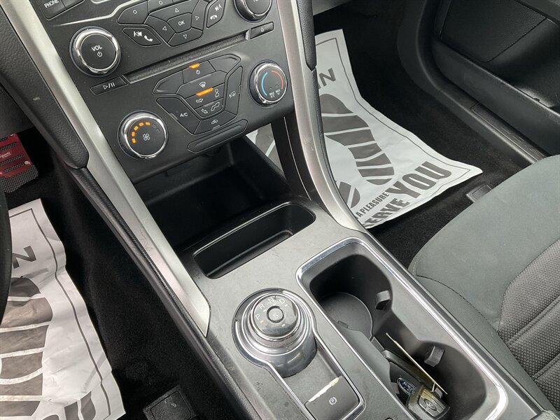 Used 2018 Ford Fusion SE FWD image 30