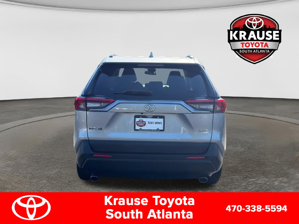 Used 2021 Toyota RAV4 XLE w/ Convenience Package FWD image 7