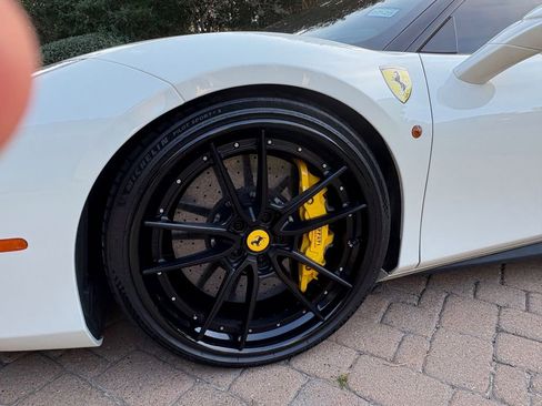 Used 2019 Ferrari 488 GTB image 7